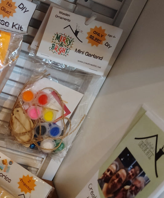 "Merry & Bright" Mini Garland Kit